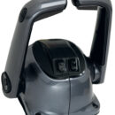 Scatola doppia leva ad azione doppia per il controllo del gas e dell'invertitore.Disponibile con e senza LOCK in neutral, con e senza trim.Mediante interruttore 45.012.00 l'avviamento si ottiene solo in folle (OPTIONAL).Utilizza tutti i cavi comando Ultraflex:- con cavi C14 non occorre alcun kit;- con cavi C2-C8-Mach0 il kit adattamento K59 è incluso;- con cavi C5-C16-Mach5 occorre acquistare il kit K60 (45.100.17);- con cavi C36-Mach36 occorre acquistare il kit K62 (45.100.12).