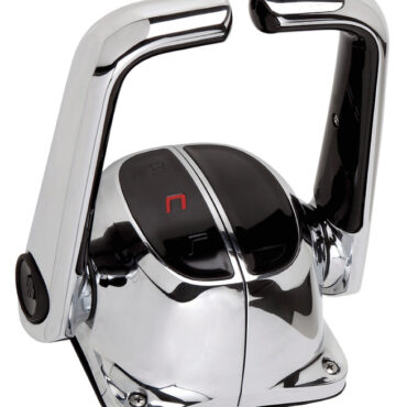 Scatola doppia leva ad azione doppia per il controllo del gas e dell'invertitore.Disponibile con e senza LOCK in neutral, con e senza trim.Mediante interruttore 45.012.00 l'avviamento si ottiene solo in folle (OPTIONAL).Utilizza tutti i cavi comando Ultraflex:- con cavi C14 non occorre alcun kit;- con cavi C2-C8-Mach0 il kit adattamento K59 è incluso;- con cavi C5-C16-Mach5 occorre acquistare il kit K60 (45.100.17);- con cavi C36-Mach36 occorre acquistare il kit K62 (45.100.12).