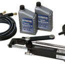 Kit contenente:- pompa UP20F;- cilindro bilanciato UC95-OBF1 (45.271.10);- kit tubi flessibili da 9 m accorciabili (1 raccordo svitabile);- 2 litri olio idraulico.