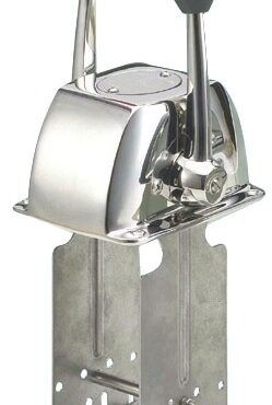 In ottone cromato e acciaio inox AISI 316. Accetta cavi: C2/C7/C8/C14.