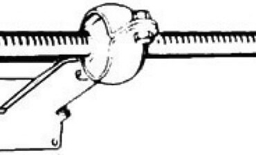 Con piastra in ferro verniciato e bulloni e perno in acciaio inox AISI 304. Per il supporto monocavi comando timoneria.