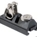 In alluminio anodizzato. Forcella snodata per poter lavorare sia in piano che a parete. Fermo a molla per spostamento rapido, slitte interne in nylon per uno scorrimento ottimale. Spina rapida per montaggio tendalino.