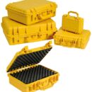 A tenuta stagna fino a 9 m sott'acqua.Vengono costruiti in resine antiurto, con "O" Ring di tenuta e interno in materiale espanso soffice che può essere adattato perfettamente agli oggetti da riporre.Sono ideali per strumenti ed oggetti da riparare dagli urti e umidità.I box sono dotati di speciale valvola di spurgo per l'uso subacqueo.