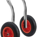 Dotate di bracci girevoli che possono rimanere sulla poppa in navigazione.Tramite una spina i bracci sono facilmente removibili per stivarli o usarli solo per l’alaggio.Tubolari in acciaio inox.Vendute a coppie (SX+DX).