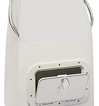 In vetroresina bianca. Completa di corrimano laterali e di gavone apribile frontale.