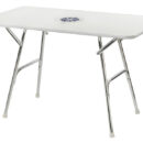 Struttura tubo alluminio anodizzato Ø 25 mm. Ripiano bianco con decoro, spessore 16 mm.