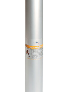 Fabbricate in alluminio anodizzato. La colonna si avvita sulla base con ingegnoso sistema "Thread lock" estremamente stabile. La base si fissa al pagliolo senza incasso, con una sporgenza di soli 20 mm.