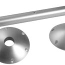 Due basi uguali ed intercambiabili che non necessitano incasso sul pavimento e sul tavolo. Sporgenza della base 50 mm.