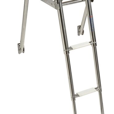 In acciaio inox AISI 316 lucidato a specchio. Piano di calpestio in Iroko. Completa di tubi di sostegno inferiore.