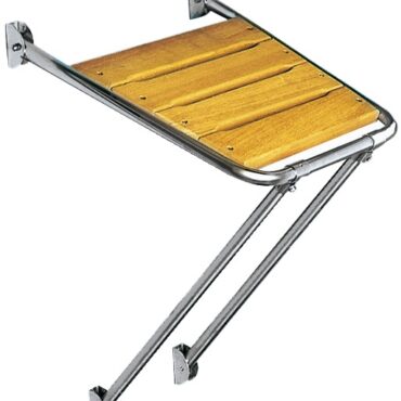 In acciaio inox, Il grigliato é realizzato in Iroko.