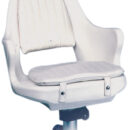 In polietilene rotazionale di colore bianco, completa di cuscini smontabili. E’ ideale per le barche scoperte, essendo non deteriorabile dalle intemperie. Modello estremamente compatto, ma molto comodo. E’ predisposta per il fissaggio sui piedi del nostro catalogo. Complete di 8 inserti filettati in ottone per fissaggio colonne e slitte.