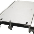 Struttura in alluminio anodizzato ad alta resistenza per fissaggio su piano.Massima silenziosità e scorrevolezza grazie al motore elettrico.