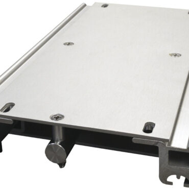 Struttura in alluminio anodizzato ad alta resistenza per fissaggio su piano.Massima silenziosità e scorrevolezza grazie al motore elettrico.