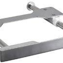 Può essere avvitato sotto qualsiasi tavolo, la maniglia/supporto rimane nascosta sotto il tavolo piegato. Quando è necessario ampliare il tavolo, potrà scorrere e fare da supporto all’anta ribaltabile.Piastra e scorrevoli in acciaio inox; boccole in POM per un’ottima e precisa scorrevolezza.