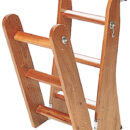 Gradini rivestiti con antiderapante 49.105.01. Ferramenta completamente in ottone cromato. Sono complete di ganci, cerniere, fermo laterale e gommini di appoggio. Sono adatte sia per scafi a motore che a vela.