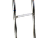 Realizzata in acciaio inox lucidato a specchio.