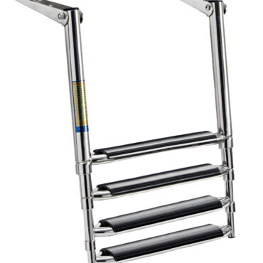 In acciaio inox AISI 316 con gradini larghi 57 mm per un maggior comfort. Interasse tubi 305 mm. Dotata di sistema con piastre scorrevoli che permettono il completo rientro della scaletta all’interno del profilo della plancetta stessa, senza lasciare parti sporgenti quando non in utilizzo.