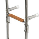 In acciaio inox lucidata a specchio con gradini in Iroko. Molto elegante e comoda, pieghevole a metà, con speciale snodo ricavato da barra inox.