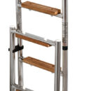 In acciaio inox lucidata a specchio con gradini in Iroko. Molto elegante e comoda, pieghevole a metà, con speciale snodo ricavato da barra inox.