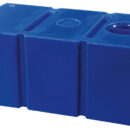 Completi di ingressi femmina sulle due testate da 3/4” e 1 1/2” per carico, scarico e sfiato . Stampati in polietilene ad alto spessore per garanzia contro il passaggio dei cattivi odori. Fabbricati secondo ISO 8099.