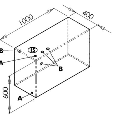 Completi di ingressi femmina sulle due testate da 3/4” e 1 1/2” per carico, scarico e sfiato . Stampati in polietilene ad alto spessore per garanzia contro il passaggio dei cattivi odori. Fabbricati secondo ISO 8099.