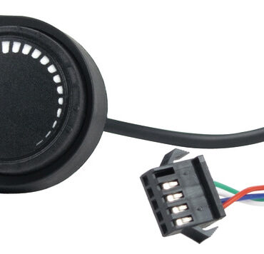 Sono disponibili pannelli di controllo digitali o analogici in base all’esigenza. Disponibile anche il cavo di prolunga, compatibile sia con la versione digitale che analogica.La massima lunghezza cavo compatibile è di 11,8 metri (5m + 5m + 1,8m già in dotazione)”.