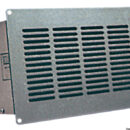 Kit comprendente riscaldatore + interruttore a pannello a 4 posizioni + cavo elettrico + viti. Sfrutta l’acqua di raffreddamento del motore per trasmettere il calore in cabina. Motore a 3 velocità, montaggio estremamente semplice e veloce.