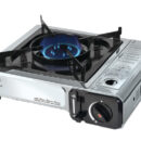 Carcassa in acciaio inox, piezo incorporato, con termocoppia di sicurezza. Venduto in custodia rigida di plastica per il trasporto o stoccaggio in barca.