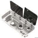 Piani cottura in acciaio inox con coperchio in vetro temperato fumé, completo di rubinetto miscelatore acqua calda e fredda.