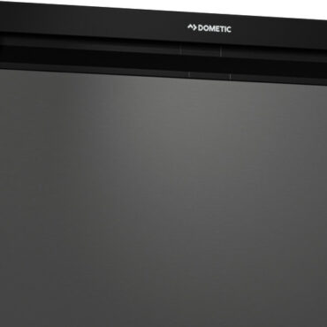 Design innovativo e alta efficienza energetica, con soluzione di raffreddamento 3-in-1: solo frigo, solo freezer o entrambi.La cella freezer può essere estratta con facilità per fare spazio a un frigorifero più grande. - Pannello di comando touch interno con barra a LED;- Installazione porta reversibile;- Maniglia larga completamente integrata per un facile accesso;- Chiusura intelligente per creare uno spazio e consentire l'aerazione;- Compressore leggero, compatto e a risparmio energetico con 3 modalità (Eco/Boost/Silent);- Compressore remotizzabile per la versione da 35 litri per ridurre al minimo la profondità;- Le cornici sono regolabili per installazione standard o ad incasso (vendute separatamente 50.907.XX / 50.908.XX).