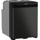 Design innovativo e alta efficienza energetica, con soluzione di raffreddamento 3-in-1: solo frigo, solo freezer o entrambi.La cella freezer può essere estratta con facilità per fare spazio a un frigorifero più grande. - Pannello di comando touch interno con barra a LED;- Installazione porta reversibile;- Maniglia larga completamente integrata per un facile accesso;- Chiusura intelligente per creare uno spazio e consentire l'aerazione;- Compressore leggero, compatto e a risparmio energetico con 3 modalità (Eco/Boost/Silent);- Compressore remotizzabile per la versione da 35 litri per ridurre al minimo la profondità;- Le cornici sono regolabili per installazione standard o ad incasso (vendute separatamente 50.907.XX / 50.908.XX).