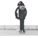 Adatti per scafi veloci e scafi pesanti.Alettoni spessore 4,6 mm. Completi di anodi sacrificali.Il kit è composto da:- 2/4 cilindri azionatori 51.260.03 a 12V (codice LENCO 15056-01), o 51.260.04 a 24V (codice LENCO 15063-001);- 2 alettoni in acciaio inox.Il pannello di controllo e le prolunghe per il collegamento dall'attuatore alla centralina vanno acquistate a parte.