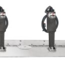 Adatti per scafi veloci e scafi pesanti.Alettoni spessore 4,6 mm. Completi di anodi sacrificali.Il kit è composto da:- 2/4 cilindri azionatori 51.260.03 a 12V (codice LENCO 15056-01), o 51.260.04 a 24V (codice LENCO 15063-001);- 2 alettoni in acciaio inox.Il pannello di controllo e le prolunghe per il collegamento dall'attuatore alla centralina vanno acquistate a parte.