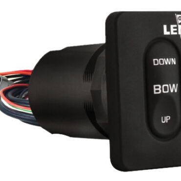 Pannello + control box stagno con uscite Deutsch Connectors. Cablaggio Plug&Play e funzione Retractor che fa rientrare i flap quando si toglie la corrente. Cavi di alimentazione 92 cm. Nella versione con LED, accensione ogni 5 mm di spostamento.