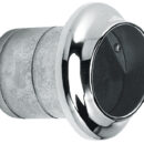 In acciaio inox AISI 316 lucidato a specchio, completi di membrana in gomma anti-riflusso. Fissaggio con 4 prigionieri a scomparsa Ø 6 mm.