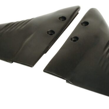 Realizzati in tecnopolimero ad alta resistenza. Si applicano sulla piastra di anti-cavitazione con diversi vantaggi: Facilitano la planata; Eliminano eventuale cavitazione; Danno maggiore stabilità in navigazione e rendono più reattivo il timone; Fanno calare i consumi di carburante.Di facile installazione.