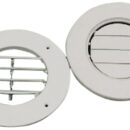 Con alette orientabili e chiudibile, in ABS bianco, ghiera di copertura delle viti.