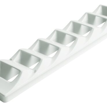 In ABS cromato. Ha un profilo estremamente basso ed aerodinamico.