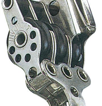 In acciaio inox con puleggia in nylon.