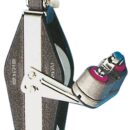 Carcassa in nylon nero più rinforzi in acciaio inox.