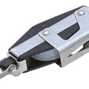 Carcassa in nylon nero più rinforzi in acciaio inox.