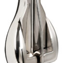 Grandino pieghevole ideale per alberi di alluminio.- Guarnizione anticorrosione in EPDM;- sistema antivibrazione con grano regolabile in nylon;- ampio gradino con grip antiscivolo;- realizzato in acciaio inox 316 lucidato a specchio.Montaggio con viti M6.