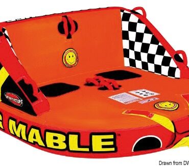 Tubone biposto che può essere trainato dai due lati. Completo di confortevole seduta in EVA. Fabbricato in PVC elettrosaldato + nylon cordura + protezione in neoprene. Provvisto di speciale valvola per gonfiaggio/sgonfiaggio rapido.
