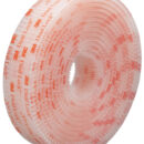 Sistema di fissaggio adatto sia per superfici rigide che flessibili (ideali per celini, pannellature etc.). Densità peduncoli 250/inch2.