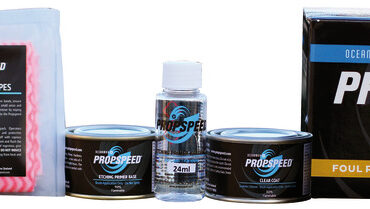 Trattamento a base siliconica per eliche ed assi elica. Garantisce: riduzione dei consumi, maggior durata delle antivegetative classiche a biocidi, maggior garanzia di adesione e protezione di tutti i metalli contro le correnti galvaniche.Tutti i kit contengono:• Propclean Wipe (salvietta pre-imbevuta pulente);• Propprep Wipe (salvietta pre-imbevuta preparatoria);• Istruzioni dettagliate di applicazione.