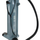 La GM5 è una pompa affidabile ed efficiente prodotta con materiali plastici riciclati e riciclabili e con tubo interno in alluminio CIRCAL®Commutazione manuale flusso doppio / singolo per minimizzare lo sforzo.I piedi alla base sono ripiegabili ed il manico può essere assemblato garantendo un risparmio di spazio nello stivamento.