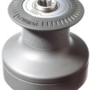 I winch standard Lewmar, punto di riferimento dell’innovazione tecnologica, sono progettati per assicurare prestazioni elevate e una durata senza confronti. Campana in alluminio anodizzato di colore antracite.