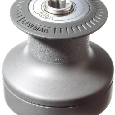 I winch standard Lewmar, punto di riferimento dell’innovazione tecnologica, sono progettati per assicurare prestazioni elevate e una durata senza confronti. Campana in alluminio anodizzato di colore antracite.