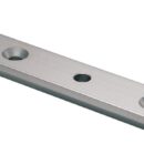 Adatti per rotaie a T da 32 mm, scorrono su pattini e sono dotati di fermo.