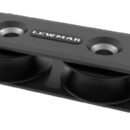 Puleggia da 40 mm; per cime di Ø max 10 mm. Struttura in alluminio anodizzato, pulegge in Acetal su boccole in acciaio. Versione soprapponibile.